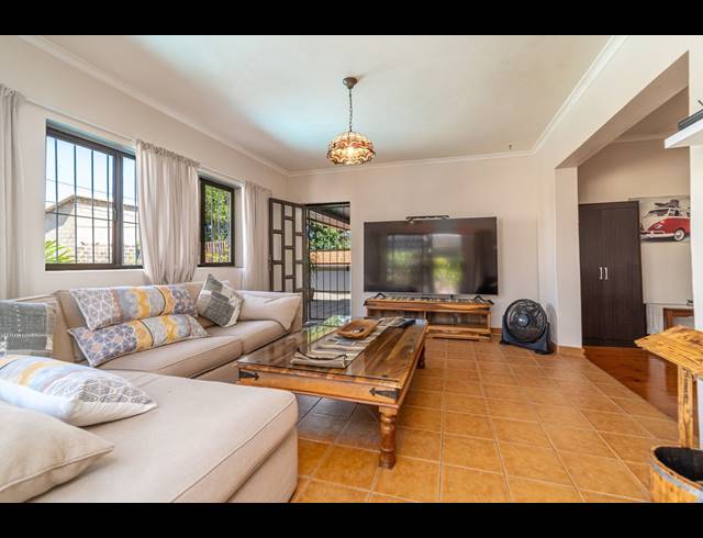 3 BEDROOM HOUSE FOR SALE IN BLUFF